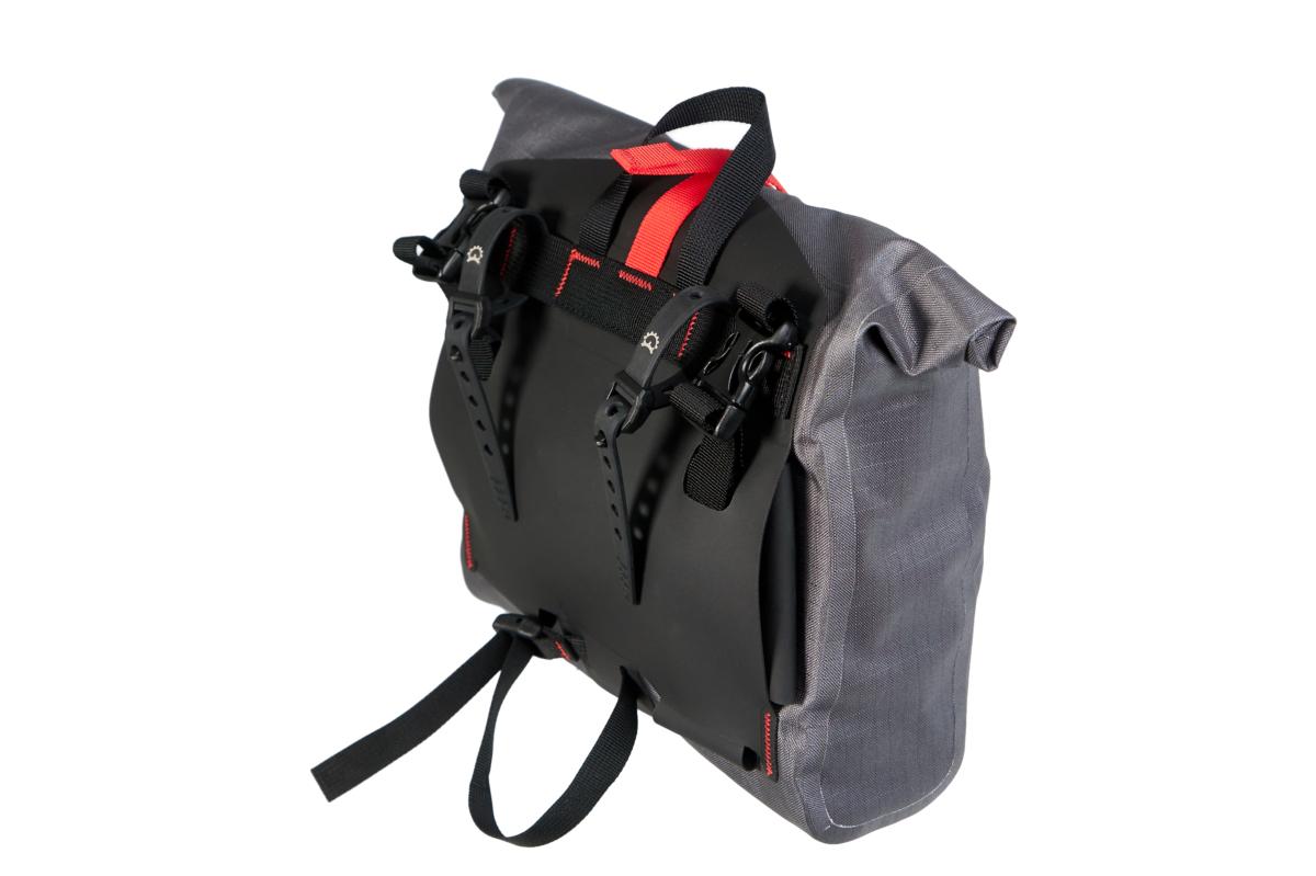 Revelate Designs Egress Handlebar Pocket - 2025 Revelate Designs Egress Handlebar Pocket - 2025