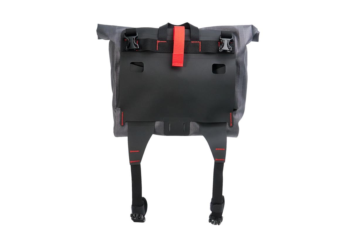 Revelate Designs Egress Handlebar Pocket - 2025 Revelate Designs Egress Handlebar Pocket - 2025
