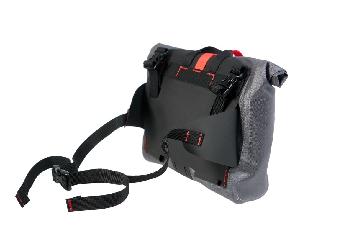 Revelate Designs Egress Handlebar Pocket - 2025 Revelate Designs Egress Handlebar Pocket - 2025