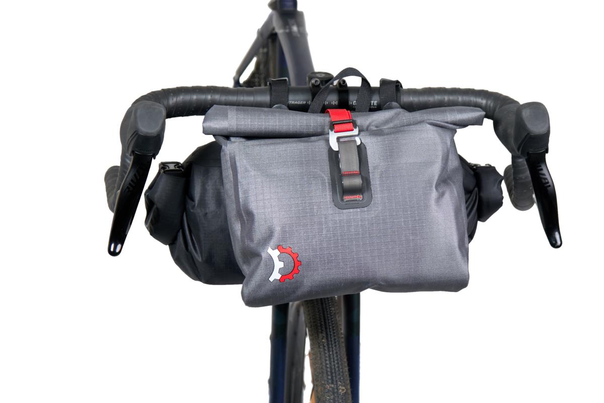 Revelate Designs Egress Handlebar Pocket - 2025 Revelate Designs Egress Handlebar Pocket - 2025